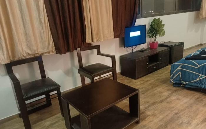 Ivy Pali Studio Rooms 2, Near Adlabs Imagica Pali