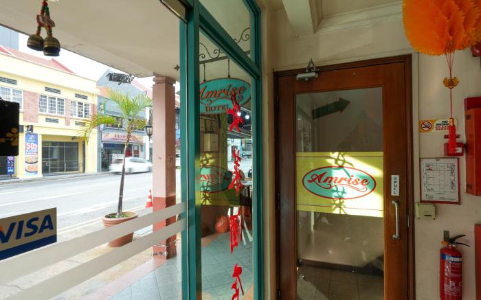 Amrise Hotel(Check in at 10PM, Check out at 9AM)