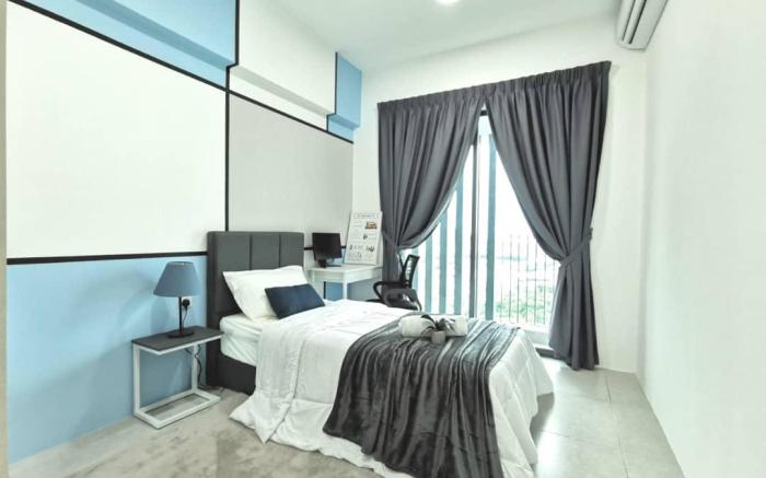 Meritus 4BR condo with superb seaview(38-12)