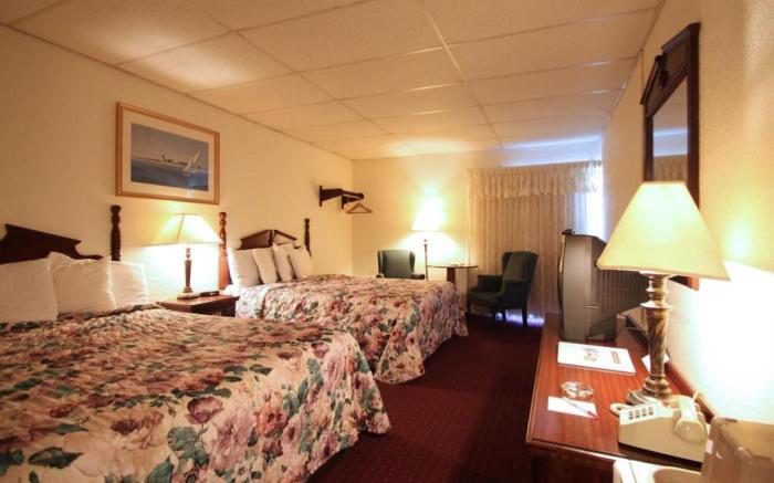 Fireside Inn & Suites
