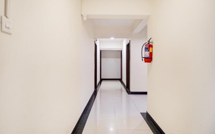 Super Collection O Mundhwa Chowk formerly Opal Suites