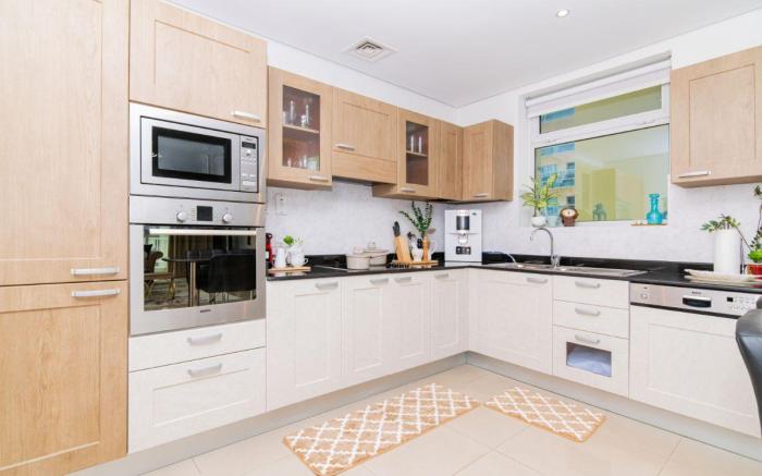 Luxury 2BR Apartment in Dubai Marina