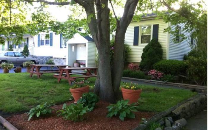 Founder's Brook Motel and Suites