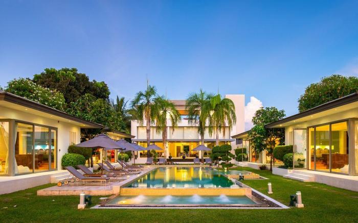 Baan Asan | 5BR Taling Ngam Beachfront Beach Villa