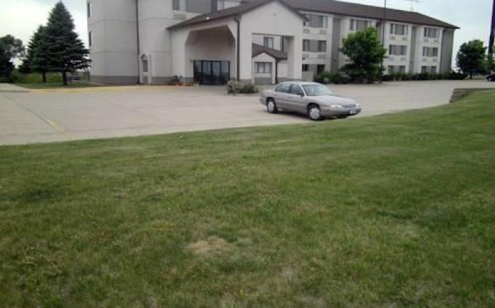Pleasant Stay Inn & Suites