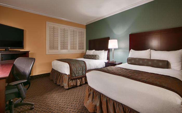 Best Western Plus Casino Royale – Center Strip
