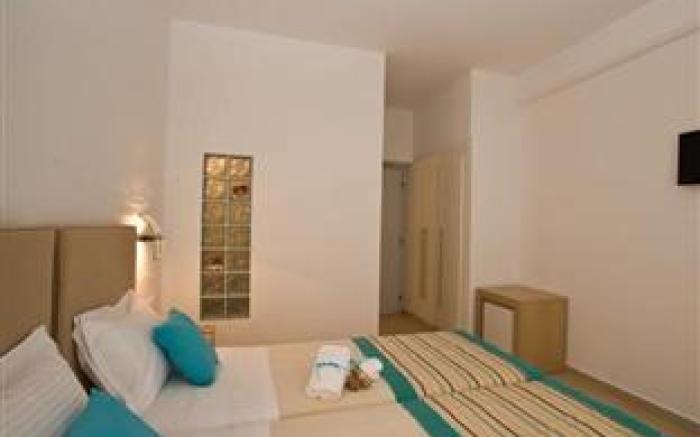 Zannis Hotel