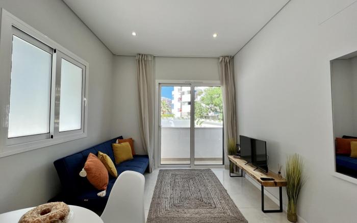 PRAIA DA ROCHA MODERN by HOMING