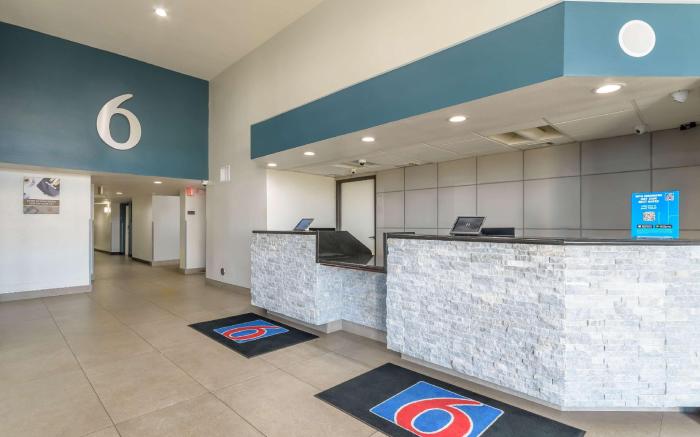 Studio 6  Suites Perris, CA