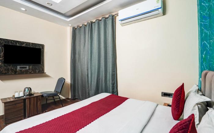 Hotel Twamev Couple Friendly Laxmi Nagar