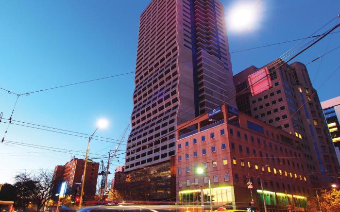 Oaks Melbourne on William Suites