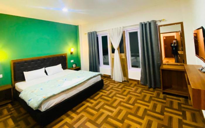 DISHA SILVER PEAK HOTEL
