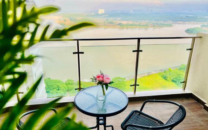 Tranquil Sea View Suites 3BR @ Danga Bay 8-13pax