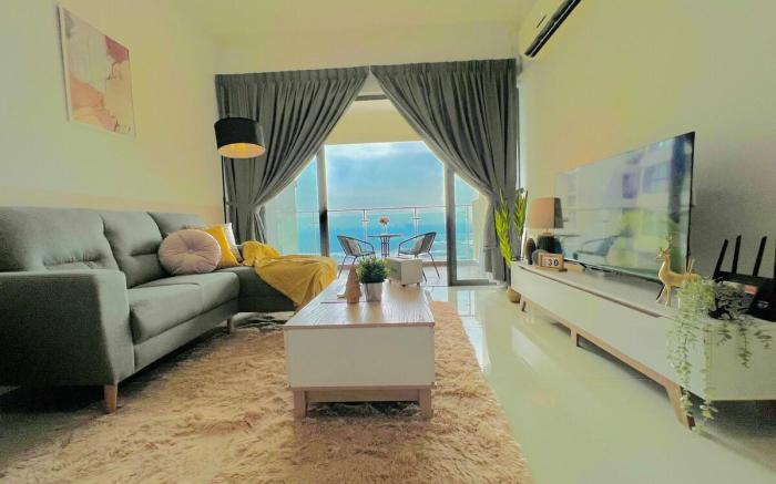 Royal Seaview Hideaway 3BR @ DangaBay 8-10pax