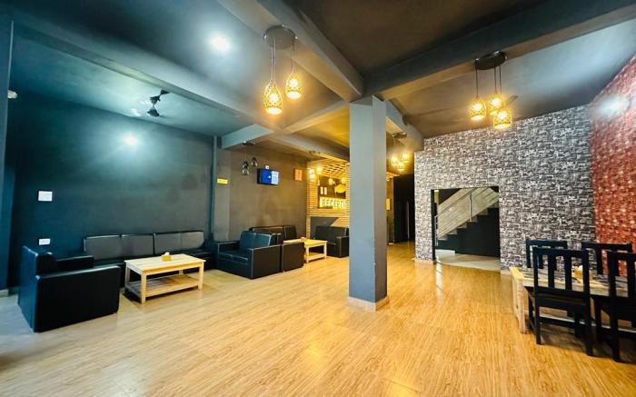 Hotel Black And White