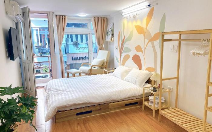 Best deal 1BR Studio w/balcony @Old Quarter