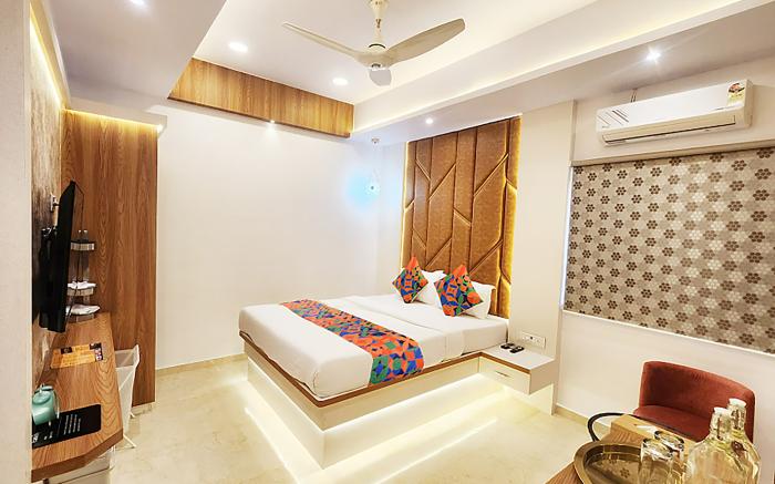 FabExpress Wynd - Nr. Mumbai International Airport