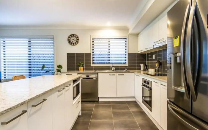 Charming 3BR House in the Heart of Dakabin