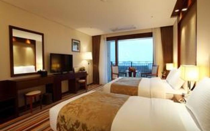 Jeju Raon Hotel & Resort