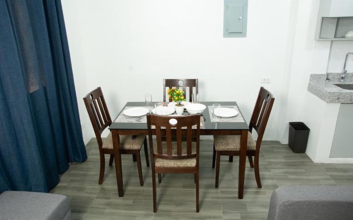 Gibbz Apartelle (Unit 206) Imus, Cavite