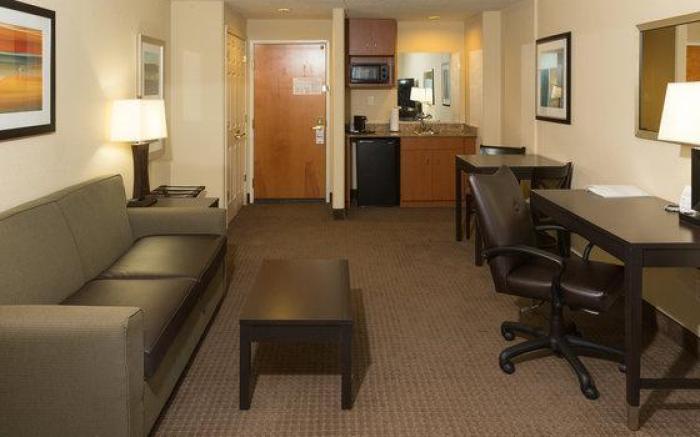 Holiday Inn Express Hotel & Suites Jacksonville Airport By IHG