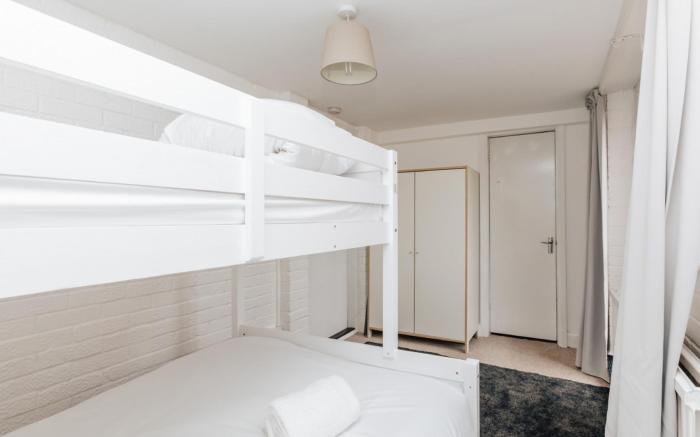 Park End House - Parking, Pet Friendly - From £180 Per Night