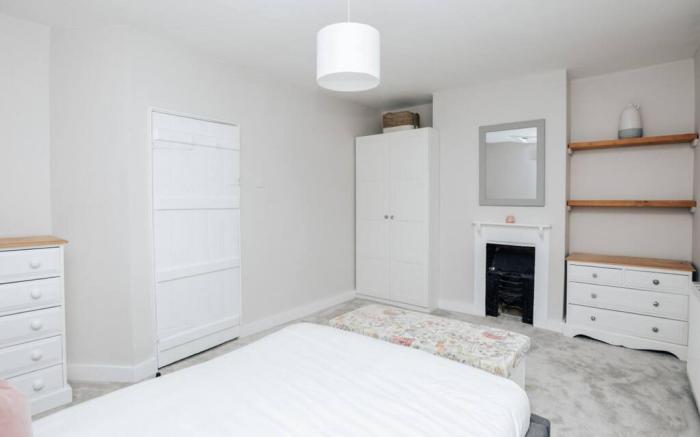 Chalk House - Pet friendly - From £125 Per Night