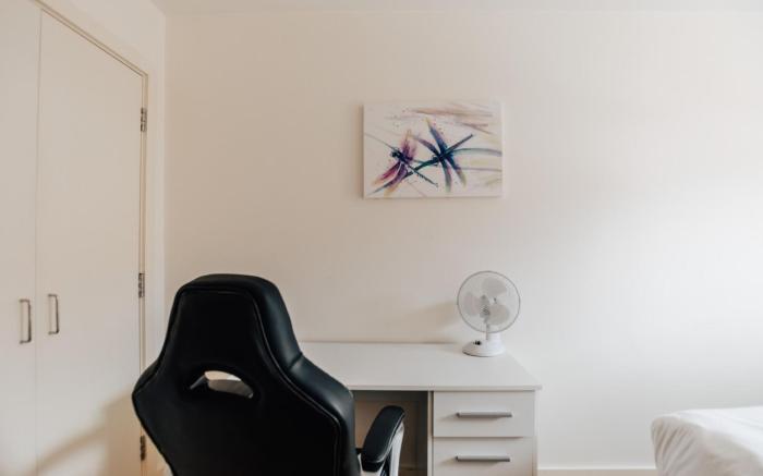 Henley town centre with parking - From £110 Per Night