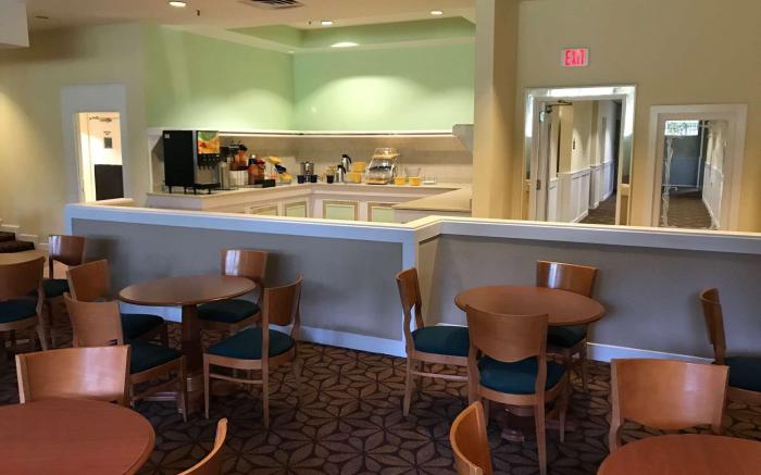 Days Inn & Suites by Wyndham Tallahasee Conf Center