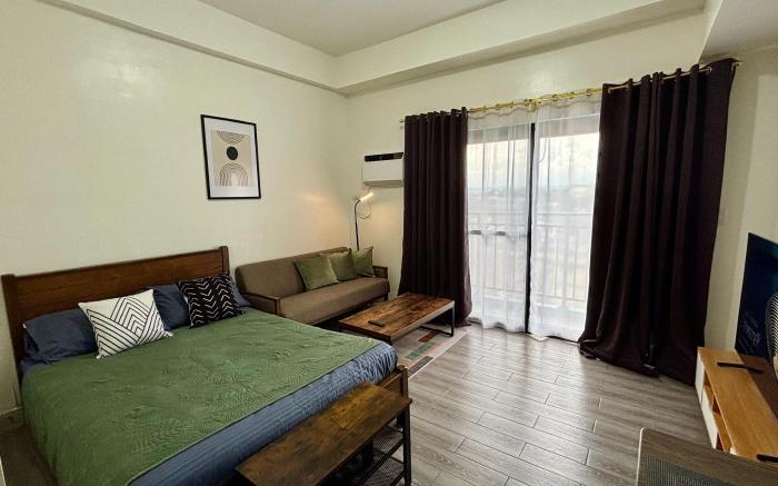 Minimalist studio unit