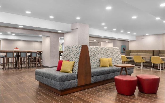 Hampton Inn & Suites by Hilton Toronto Downtown