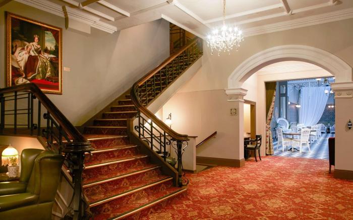 Hadley's Orient Hotel