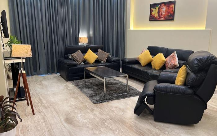 Lime Tree 3BHK Serviced Apartments DLF Phase -5 