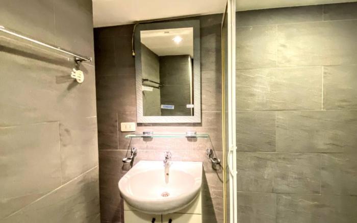 Discount(Xime Emei 58) -2 minutes walk to MRT
