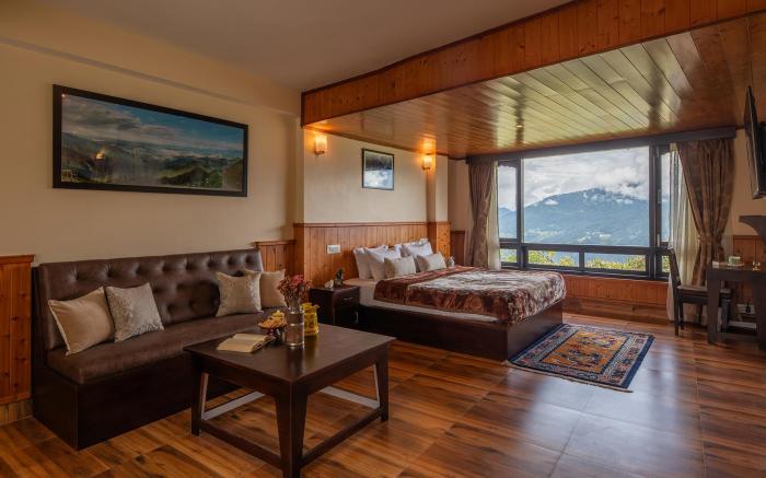 StayVista's Himalayan Horizon - Mountain & Valley-View Apartment with Heater