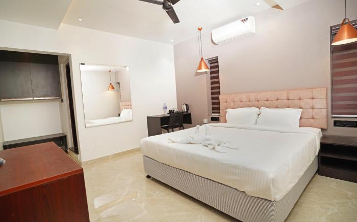 7 The Business Hotel