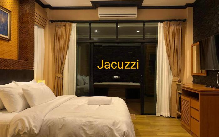 Luxury Pool Villa 2 Bedroom 2 Jacuzzis  Pool Table
