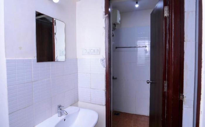 Classy 1 BHK, near Viviana Mall with Parking