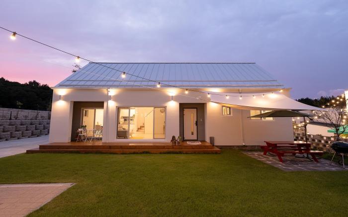 Gangneung WhiteN Pension