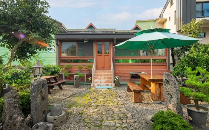 Jeju Jeonwonsaenghwal Diorem Pension