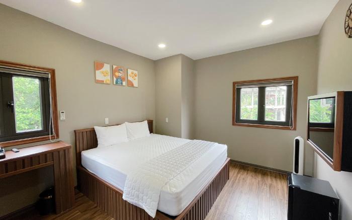 Deluxe Room with Mountain View