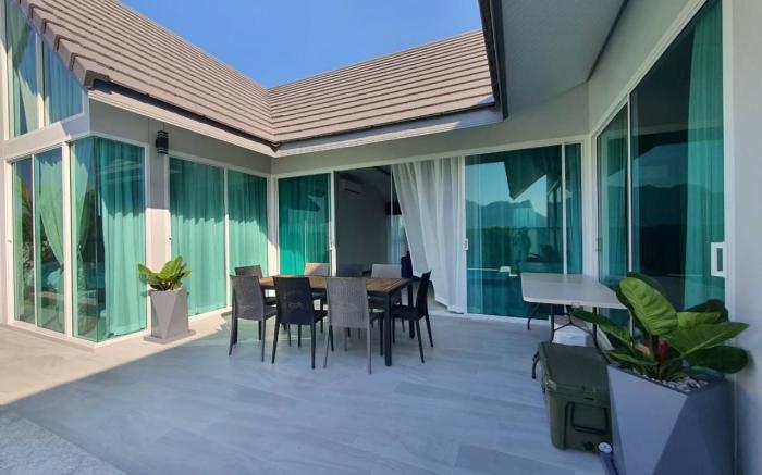Teepakpoolvilla