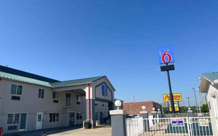 Motel 6 Tulsa, OK - Airport