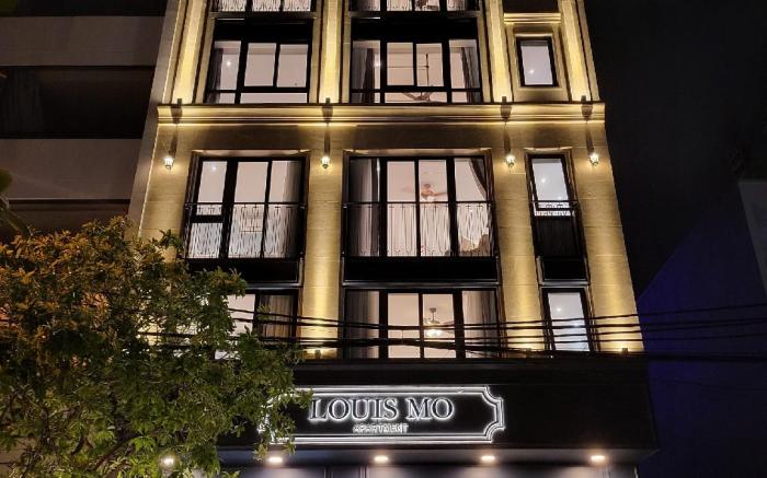 Louis Mo Apartment