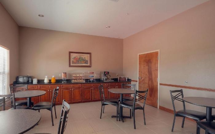 Days Inn by Wyndham Baytown East