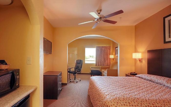 Days Inn by Wyndham Baytown East