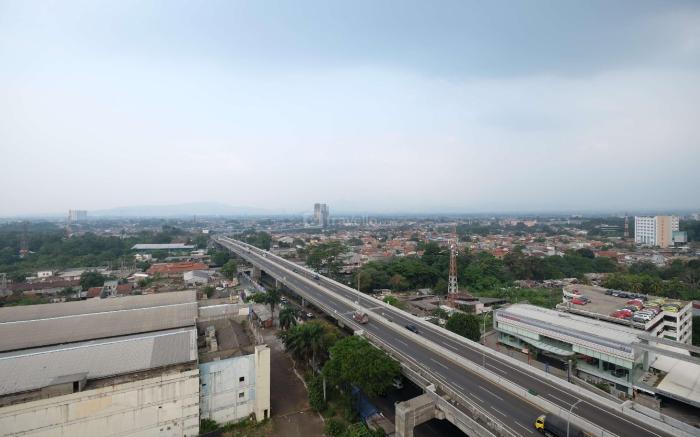 Modern Look 2BR at Bogor Valley Apt By Travelio