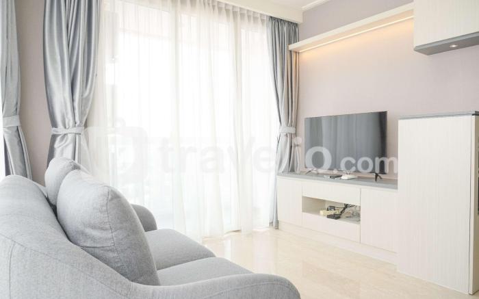 Modern Look Comfy 2BR Menteng Park Apt By Travelio