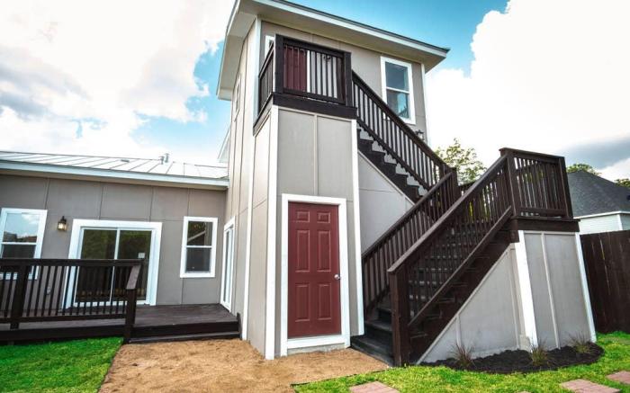 Beautiful Guest House on New Built Home Near Downtown