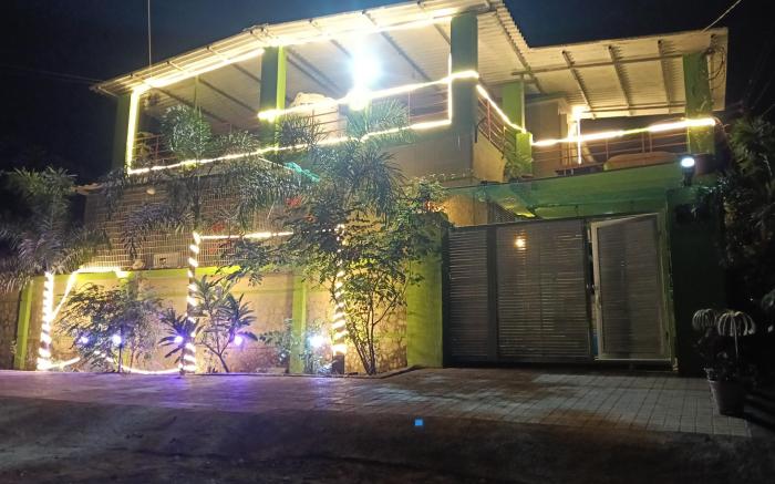 PALMQUIST VILLA Property surrounded with mountain 